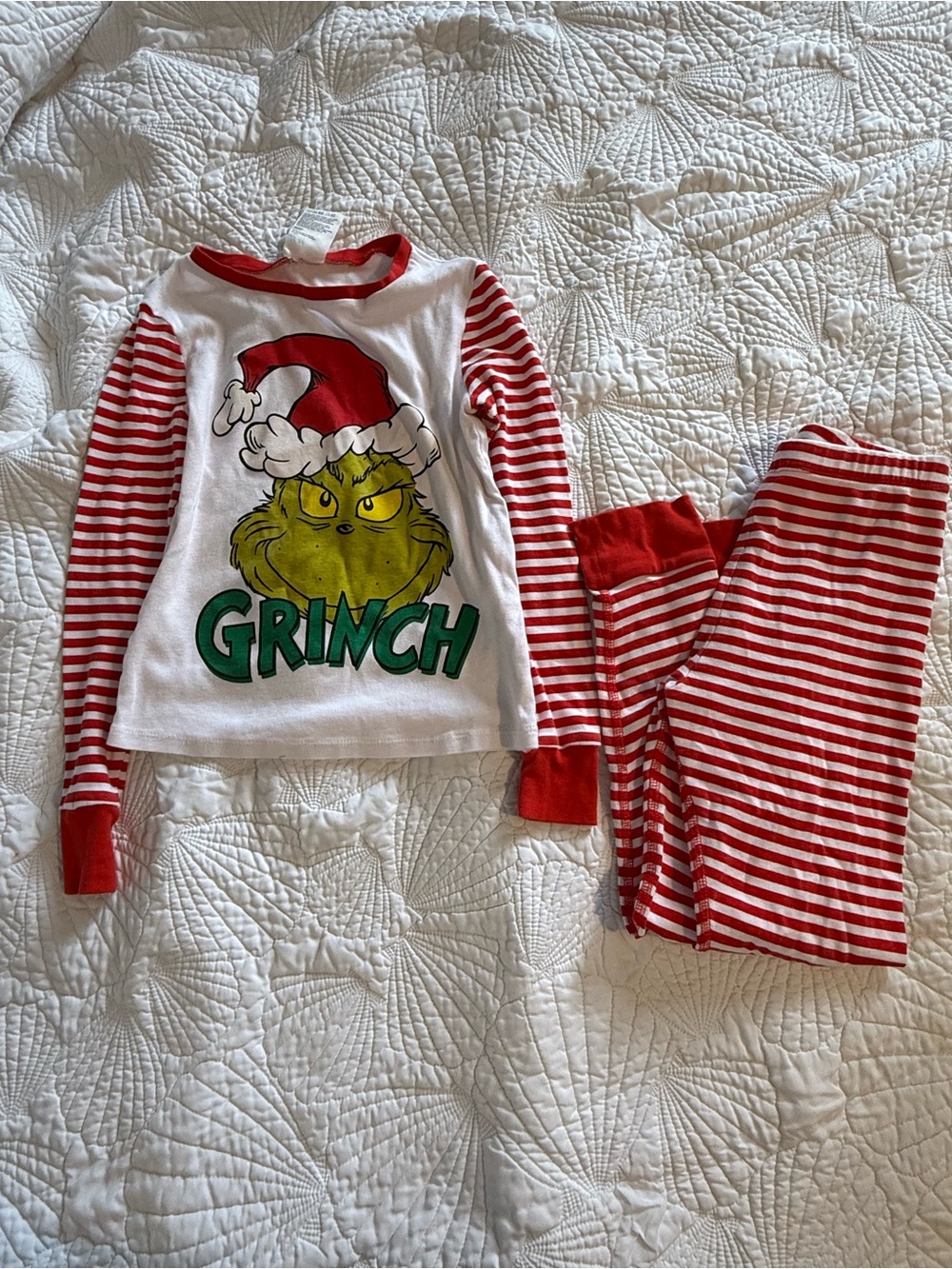 Grinch Kids Pajama Set 10